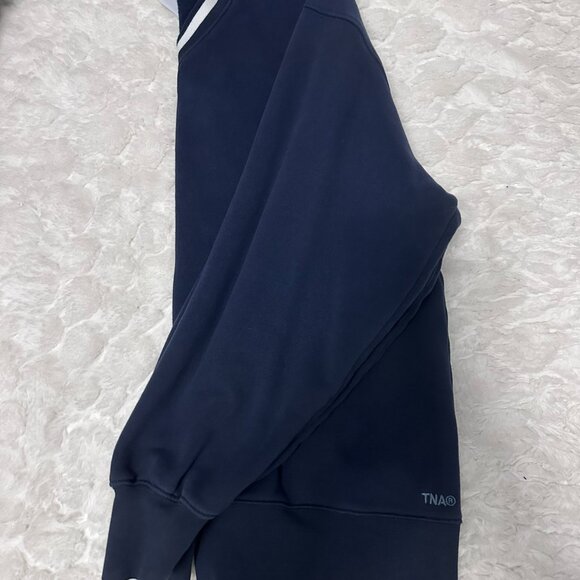 Aritzia TNA Cozy Fleece Boyfriend V-Neck - Picture 5 of 7